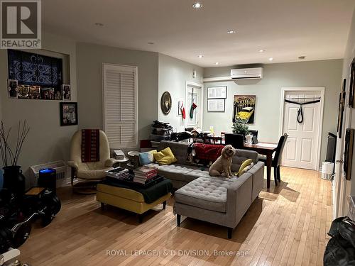 1 - 25 Dupont Street, Toronto, ON - Indoor Photo Showing Living Room