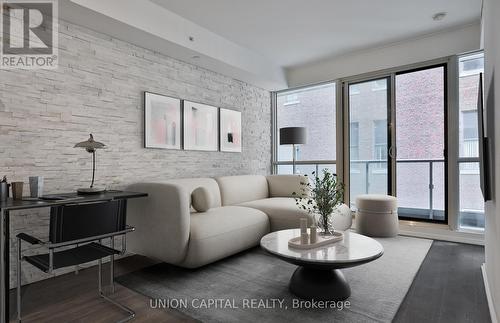 710 - 70 Temperance Street, Toronto, ON - Indoor Photo Showing Living Room