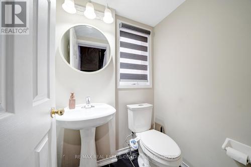 553 Rossland Road E, Ajax, ON - Indoor Photo Showing Bathroom