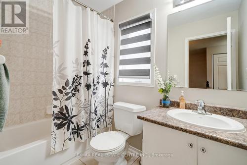 553 Rossland Road E, Ajax, ON - Indoor Photo Showing Bathroom