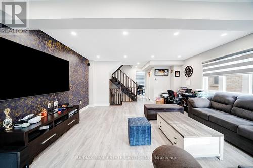 553 Rossland Road E, Ajax, ON - Indoor Photo Showing Living Room