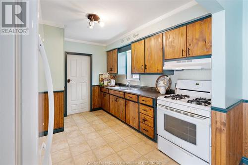 24 Elizabeth, Blenheim, ON - Indoor Photo Showing Kitchen With Double Sink