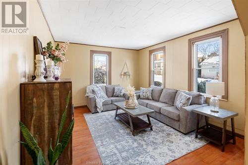 24 Elizabeth, Blenheim, ON - Indoor Photo Showing Living Room