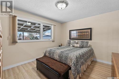 229 Churchill Drive, Saskatoon, SK - Indoor Photo Showing Bedroom