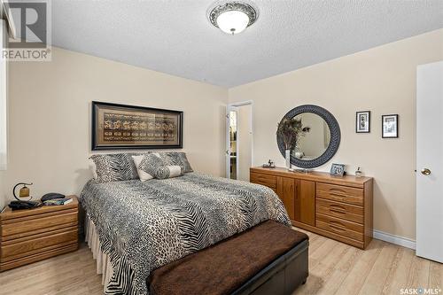 229 Churchill Drive, Saskatoon, SK - Indoor Photo Showing Bedroom