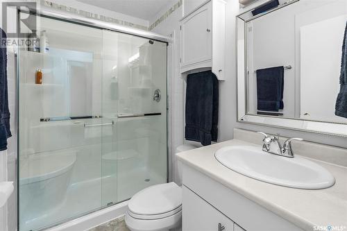 229 Churchill Drive, Saskatoon, SK - Indoor Photo Showing Bathroom