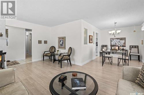 229 Churchill Drive, Saskatoon, SK - Indoor Photo Showing Living Room