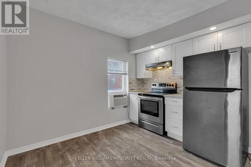 1 - 115 Percy Street, Ottawa, ON - Indoor Photo Showing Kitchen With Stainless Steel Kitchen