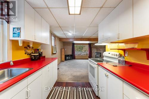 67 Maple Avenue, Georgina, ON - Indoor Photo Showing Kitchen