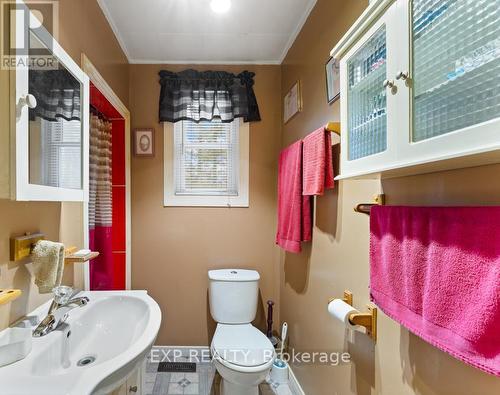 67 Maple Avenue, Georgina, ON - Indoor Photo Showing Bathroom