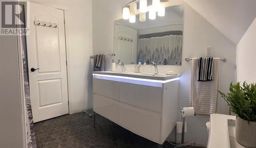 6 Kelly Place, Stephenville, NL - Indoor Photo Showing Bathroom