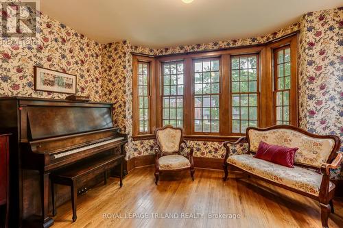 262 Regent Street, London, ON - Indoor With Fireplace