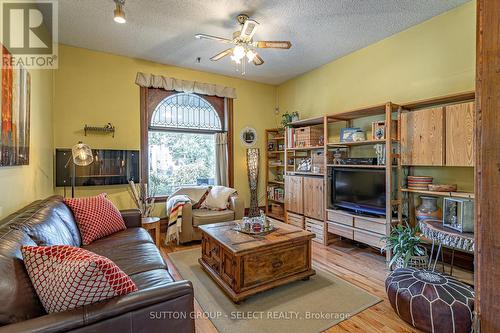 793 Lorne Avenue, London, ON - Indoor Photo Showing Living Room