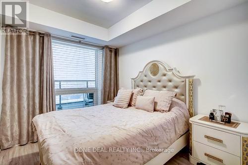 302 - 3005 Pine Glen Road, Oakville, ON - Indoor Photo Showing Bedroom