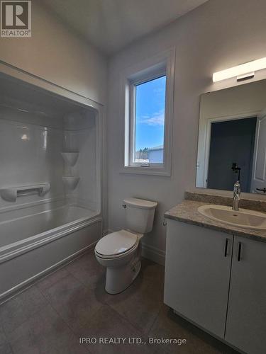 17 Beasley Crescent, Prince Edward County, ON - Indoor Photo Showing Bathroom