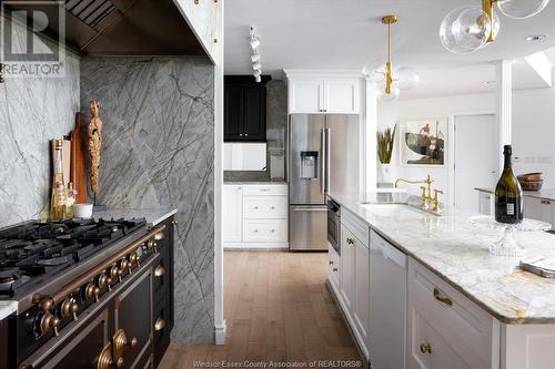 366 Elmgrove, Lakeshore, ON - Indoor Photo Showing Kitchen With Upgraded Kitchen