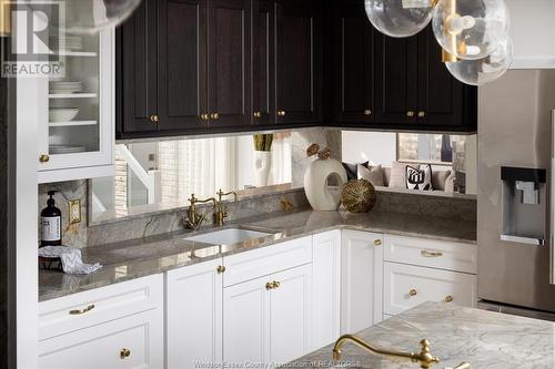 366 Elmgrove, Lakeshore, ON - Indoor Photo Showing Kitchen