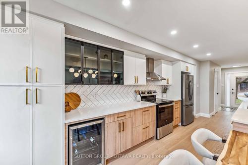 62 Erin Crescent, Ottawa, ON - Indoor Photo Showing Kitchen With Stainless Steel Kitchen