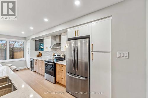 62 Erin Crescent, Ottawa, ON - Indoor Photo Showing Kitchen With Stainless Steel Kitchen With Double Sink