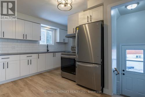 89 & 91 Brumm Road, Petawawa, ON - Indoor Photo Showing Kitchen With Stainless Steel Kitchen