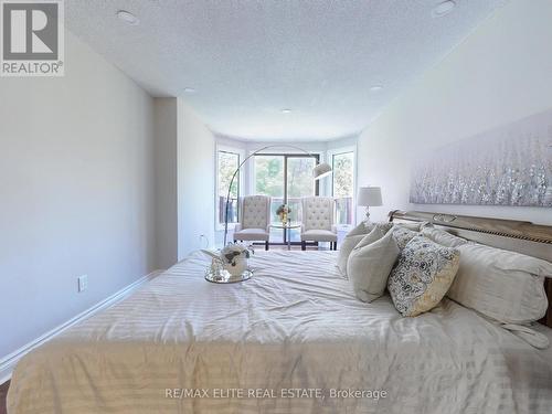 100 Seaton Drive, Aurora, ON - Indoor Photo Showing Bedroom