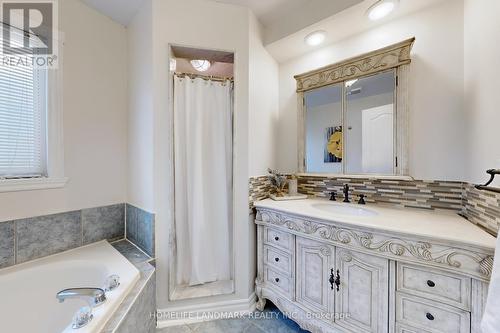 37 Del Francesco Way, Vaughan, ON - Indoor Photo Showing Bathroom