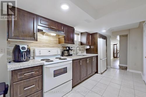 37 Del Francesco Way, Vaughan, ON - Indoor Photo Showing Kitchen