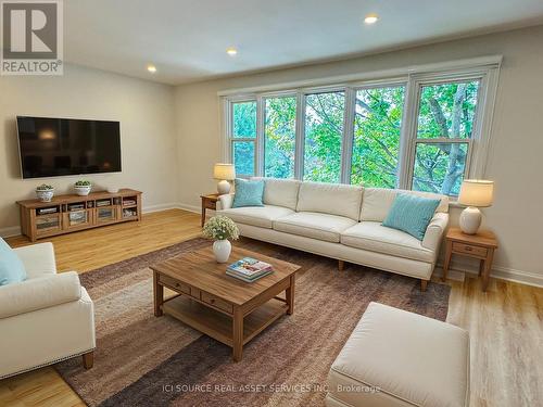 Upper - 295 Kirchoffer Avenue, Ottawa, ON - Indoor Photo Showing Living Room