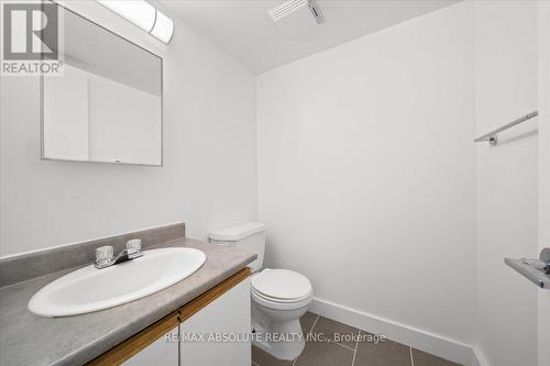 59B - 794 St. Andre Drive, Ottawa, ON - Indoor Photo Showing Bathroom