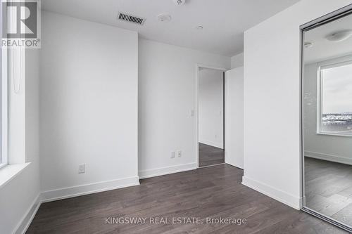 802 - 2481 Taunton Road, Oakville, ON - Indoor Photo Showing Other Room