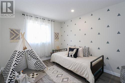 105 King Street, Chatham, ON - Indoor Photo Showing Bedroom