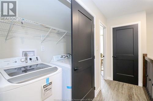 105 King Street, Chatham, ON - Indoor Photo Showing Laundry Room