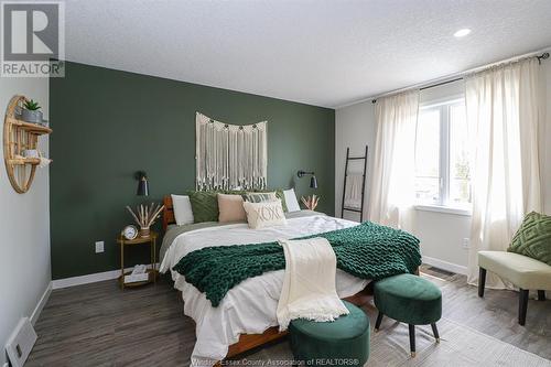 105 King Street, Chatham, ON - Indoor Photo Showing Bedroom