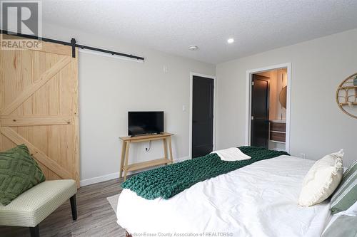 105 King Street, Chatham, ON - Indoor Photo Showing Bedroom