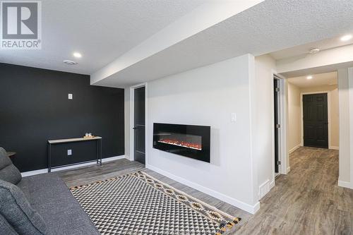 105 King Street, Chatham, ON - Indoor With Fireplace