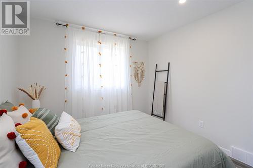 105 King Street, Chatham, ON - Indoor Photo Showing Bedroom