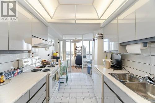 705 - 7250 Yonge Street, Vaughan, ON - Indoor Photo Showing Kitchen With Double Sink