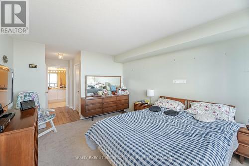 705 - 7250 Yonge Street, Vaughan, ON - Indoor Photo Showing Bedroom