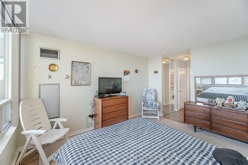 705 - 7250 Yonge Street, Vaughan, ON - Indoor Photo Showing Bedroom