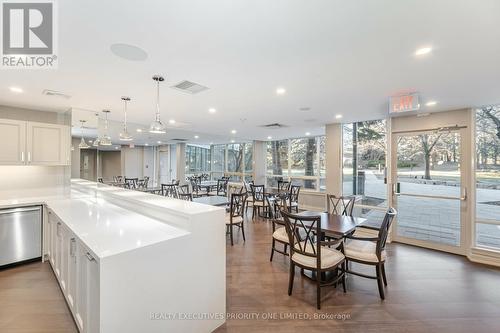 705 - 7250 Yonge Street, Vaughan, ON - Indoor