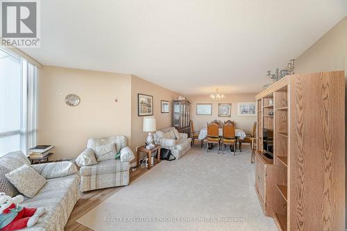 705 - 7250 Yonge Street, Vaughan, ON - Indoor Photo Showing Living Room