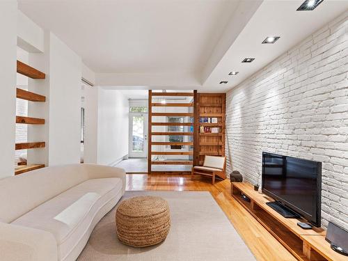 Salon - 1831 Rue Fullum, Montréal (Ville-Marie), QC - Indoor Photo Showing Living Room With Fireplace