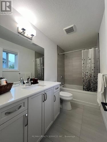 101 Basil Crescent, Middlesex Centre, ON - Indoor Photo Showing Bathroom