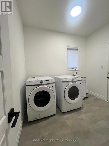 101 Basil Crescent, Middlesex Centre, ON - Indoor Photo Showing Laundry Room