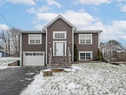 5 Colville Court  Beaver Bank, NS B4G 1B8