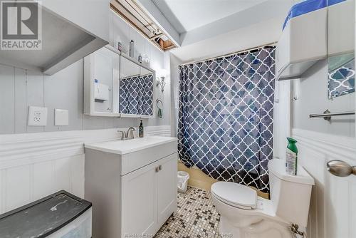 821 Marentette Avenue, Windsor, ON - Indoor Photo Showing Bathroom