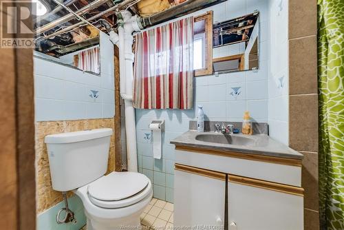 821 Marentette Avenue, Windsor, ON - Indoor Photo Showing Bathroom