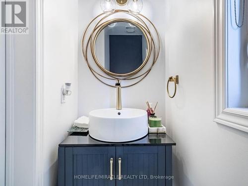 45 Kennedy Boulevard, New Tecumseth, ON - Indoor Photo Showing Bathroom