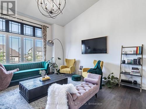 45 Kennedy Boulevard, New Tecumseth, ON - Indoor Photo Showing Living Room