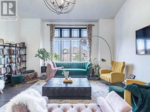 45 Kennedy Boulevard, New Tecumseth, ON - Indoor Photo Showing Living Room